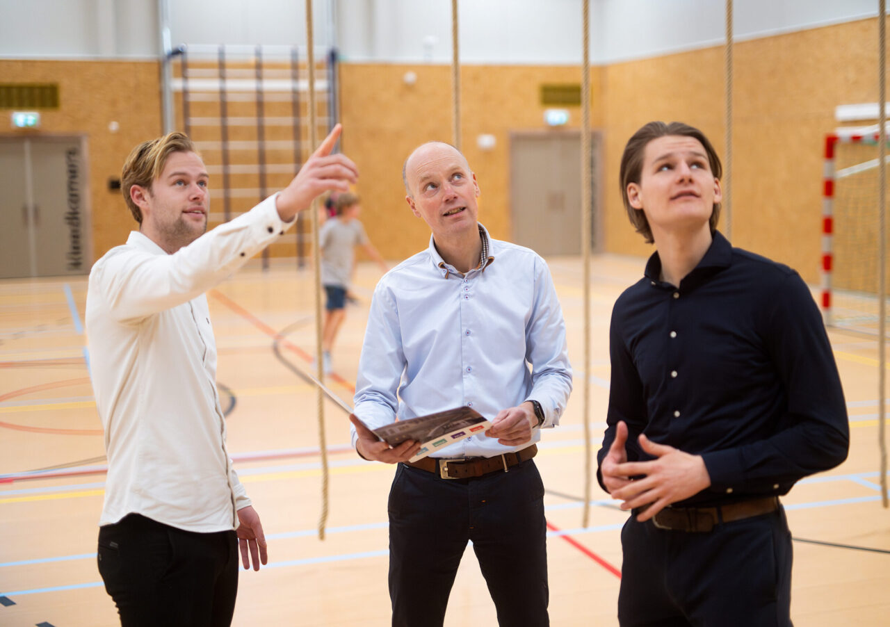 Sport foto overleg in hal fotograaf Niels Zomer